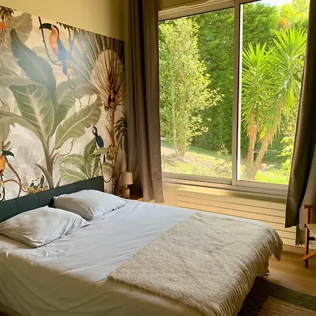 Ongizatea Au Calme Avec Piscine Et Vue Montagne Bed and Breakfast