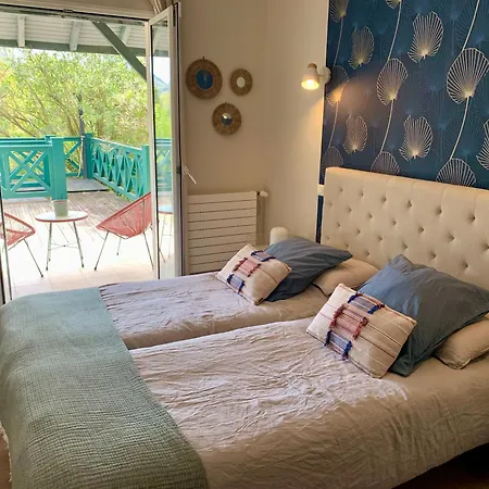 Bed and Breakfast Ongizatea Au Calme Avec Piscine Et Vue Montagne Urrugne
